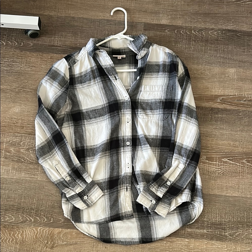 SO Black and White Plaid Button-Up Shirt